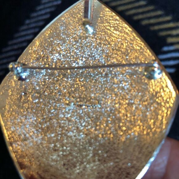 SARAH COVENTRY - Vintage (1961) Signed Silvertone “Silvery Nile” Pendant/Brooch - Picture 10 of 11